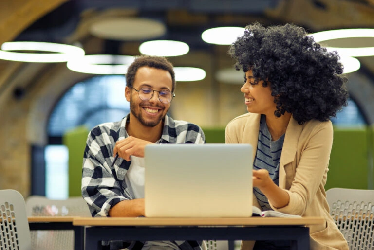 Job Opportunities in the USA for Immigrants Who Speak English Job Opportunities in the USA for Immigrants Who Speak English
